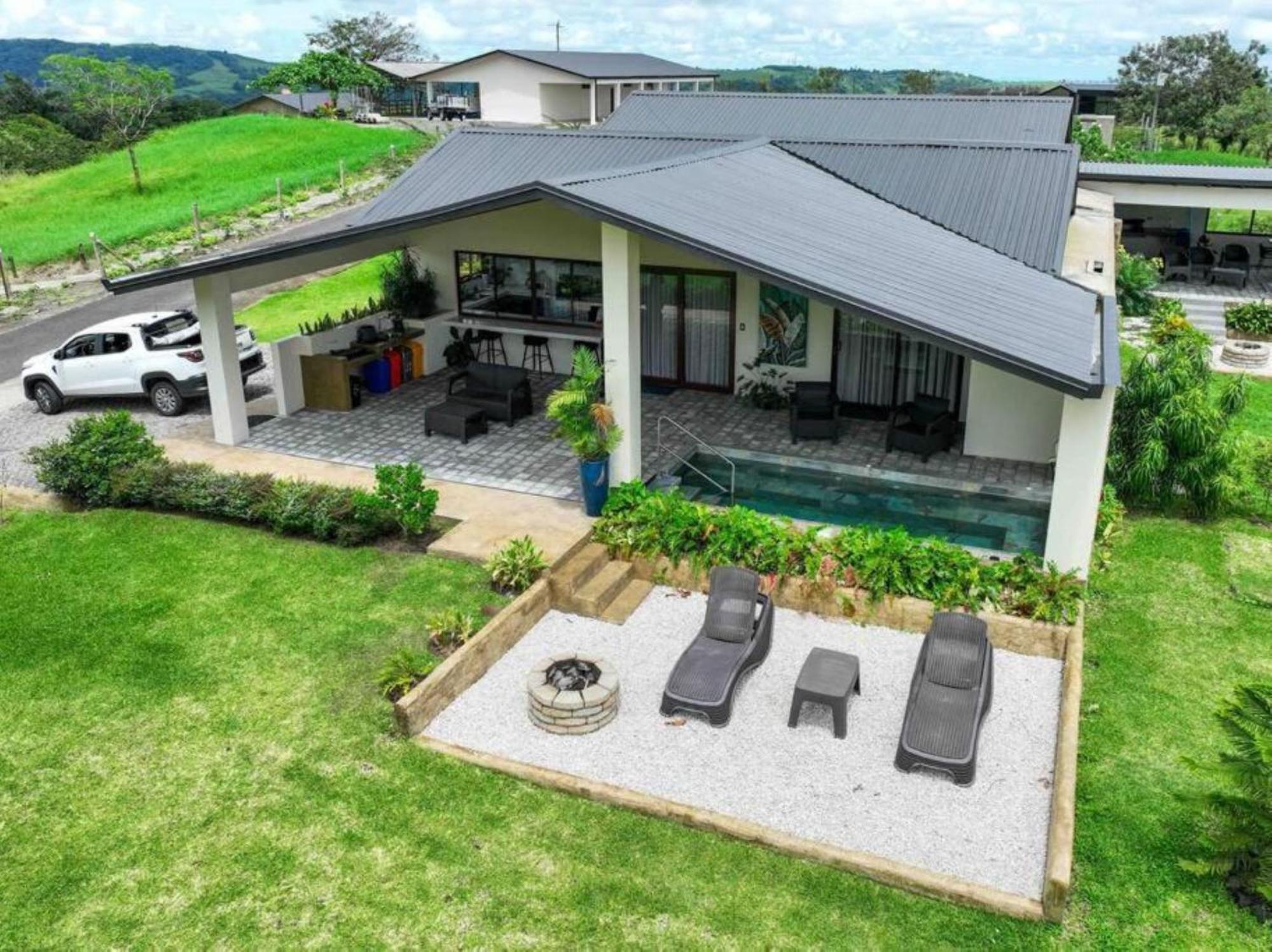 Villa Jawara ! Un Volcan En Su Jardin ! *