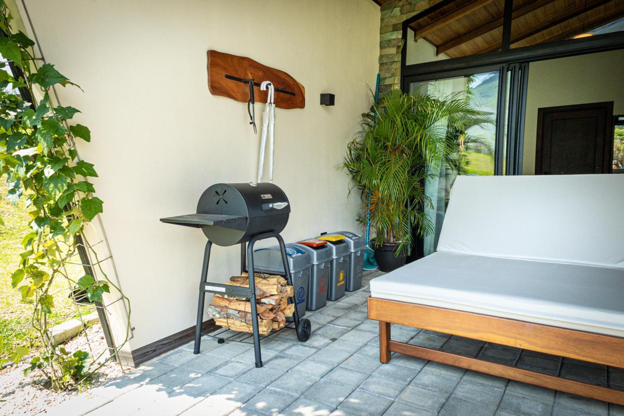 Villa Jawara ! Un Volcan En Su Jardin ! *