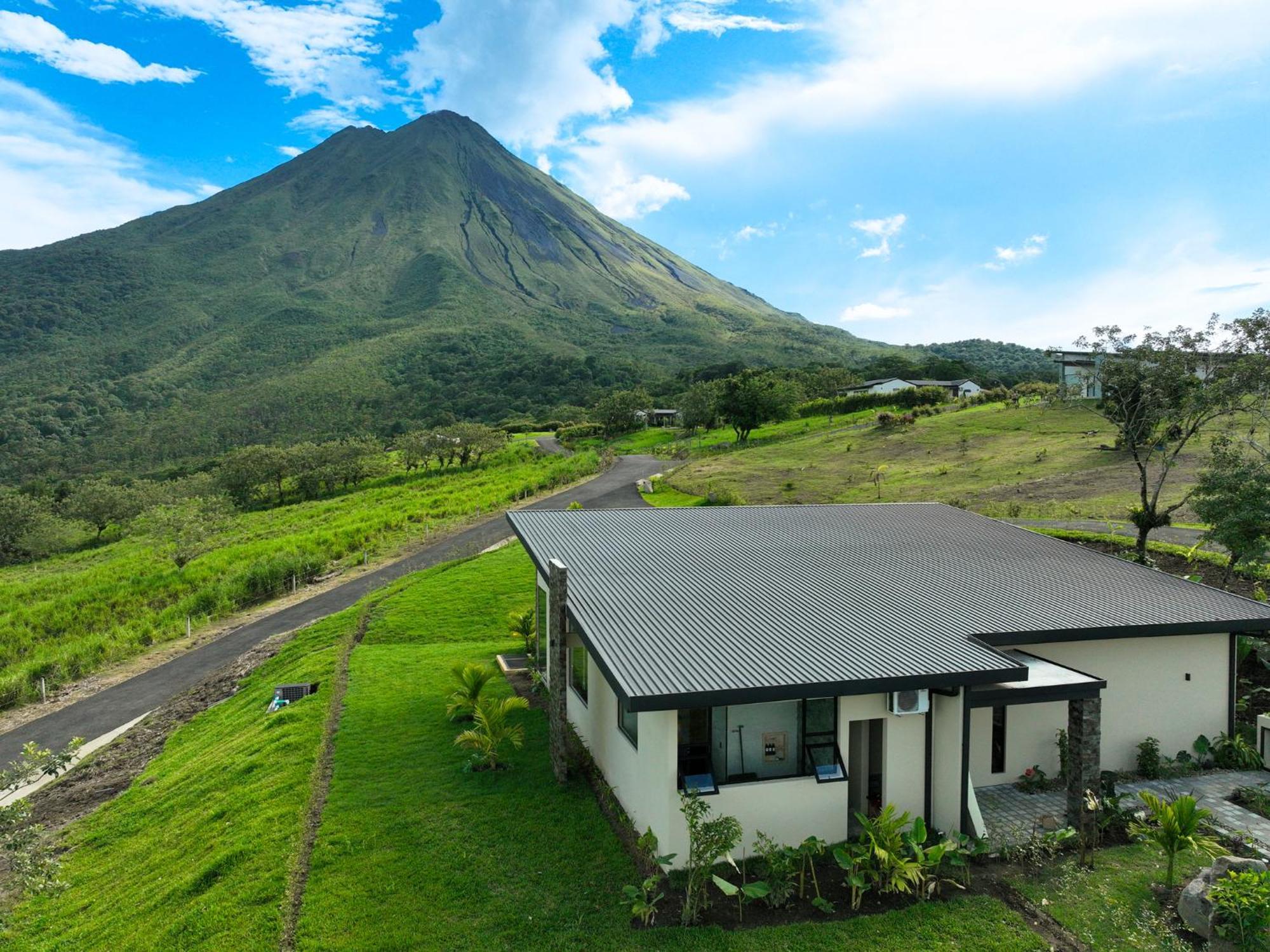 Jawara ! Un Volcan En Su Jardin ! Villa
