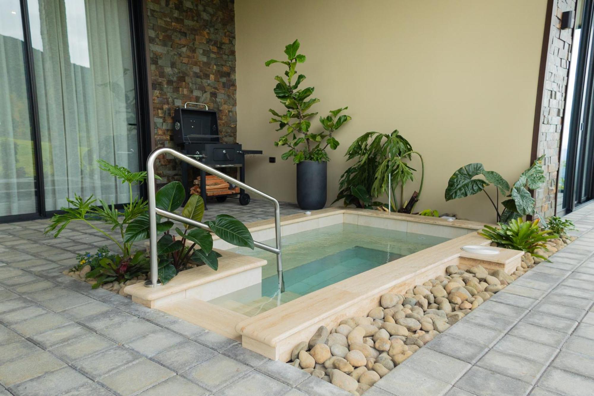 Villa Jawara ! Un Volcan En Su Jardin ! *
